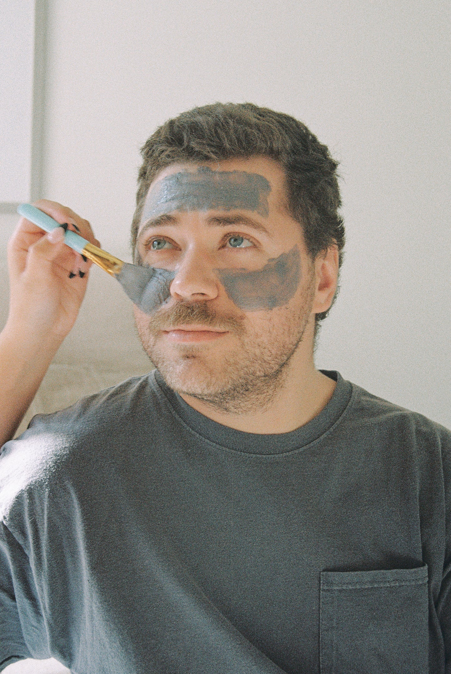 MASK APPLICATOR BRUSH